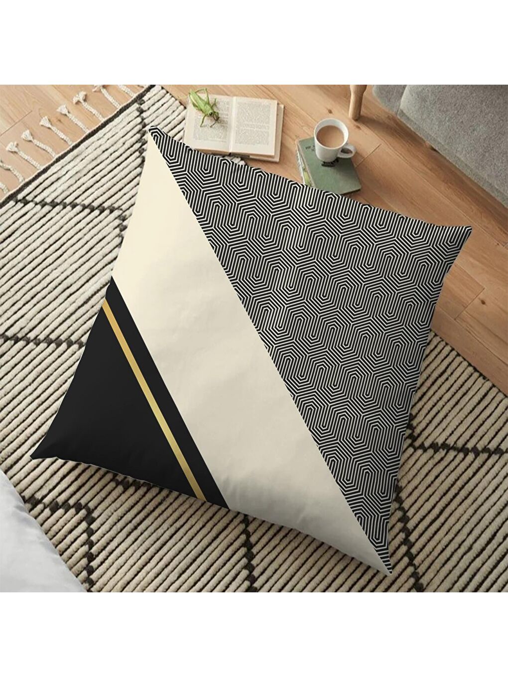 Karışık Dijital Baskılı 65x65 cm Yer Minderi Ve Bahçe Minderi