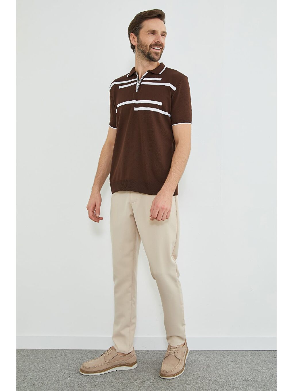 Kahverengi Çizgili Yarım Fermuarlı Polo Yaka Triko Tişört-2