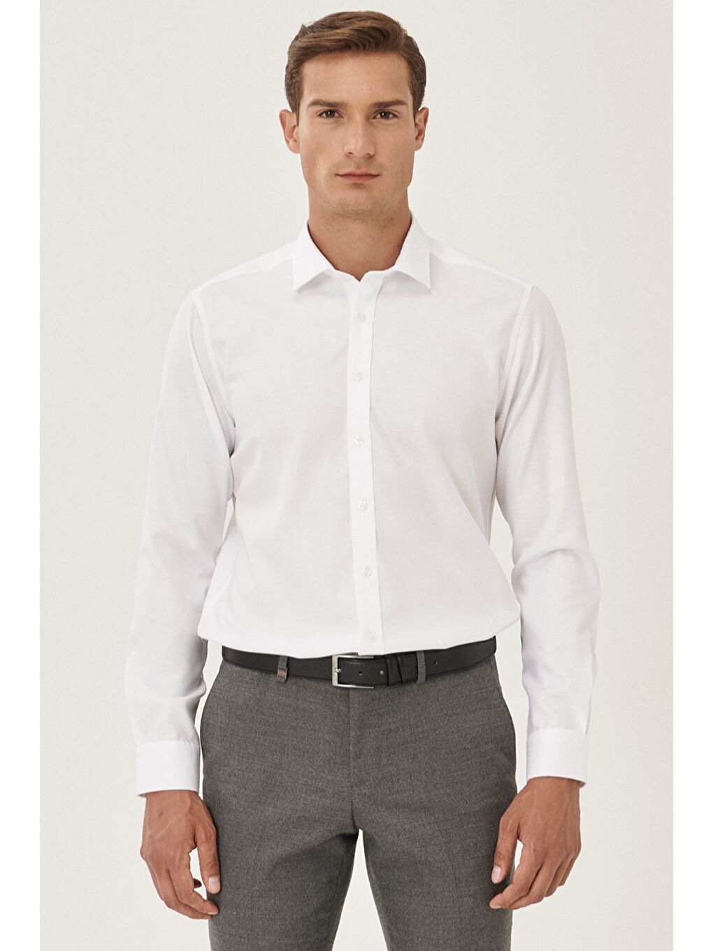 Erkek Beyaz Ütü Gerektirmeyen Taılored Slim Fit Dar Kesim Klasik Yaka %100 Pamuk Armürlü Non-Iron G-