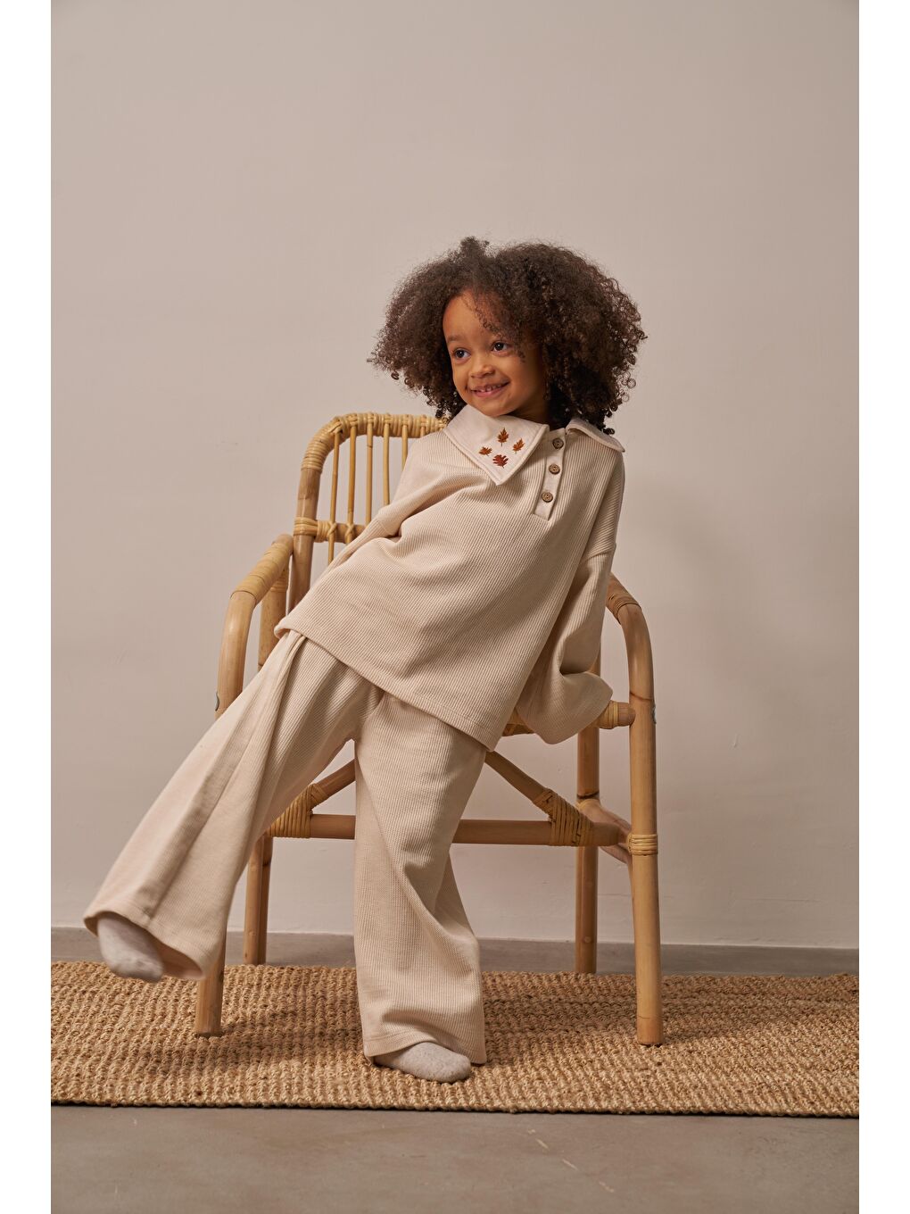 Bej Sonbahar Yaprak İşlemeli Çocuk Triko Takımı-3