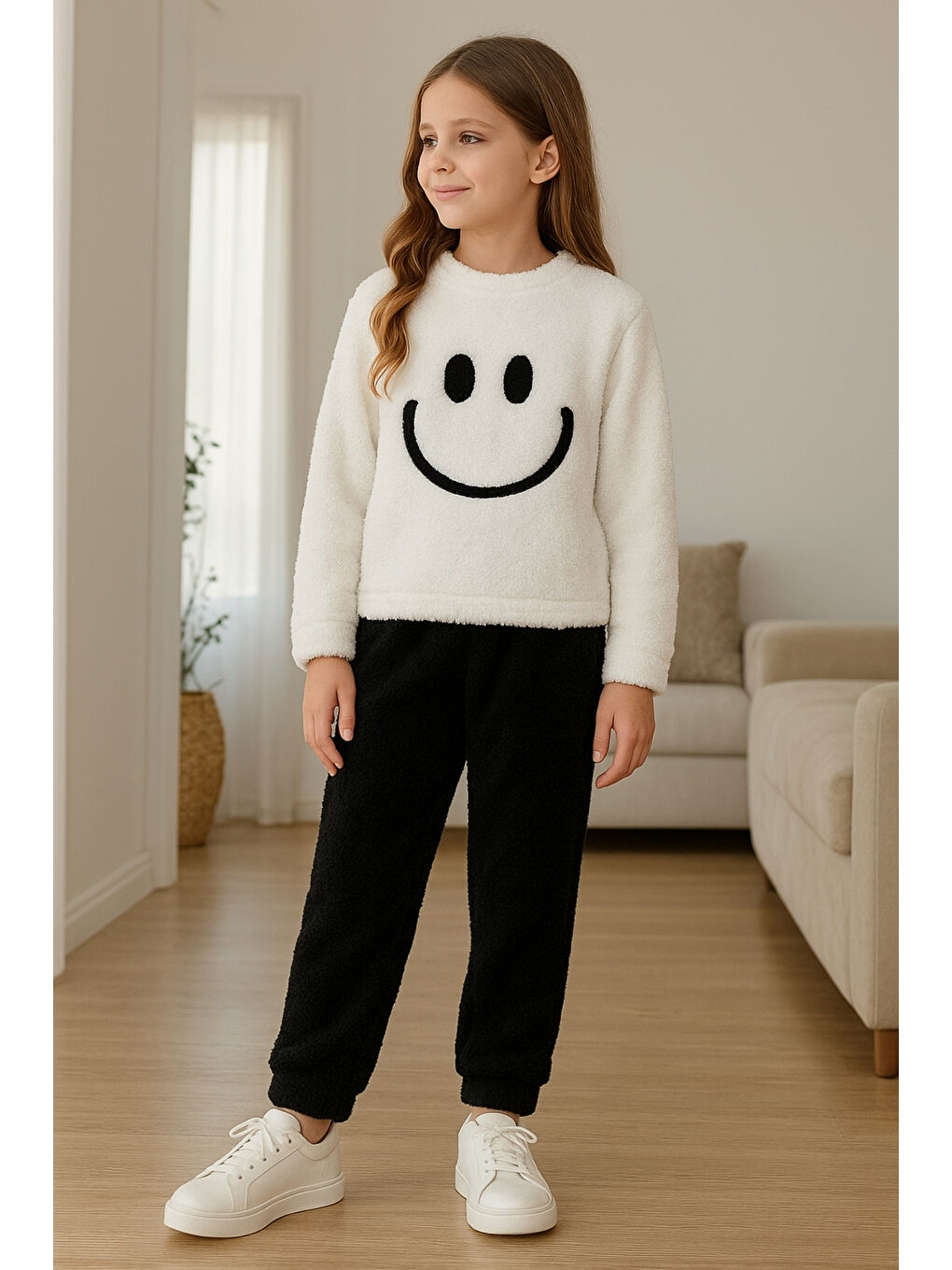 Beyaz Kız - Erkek Çocuk Gülen Yüz Nakışlı Kışlık Pelüş Takım Ak4006-1