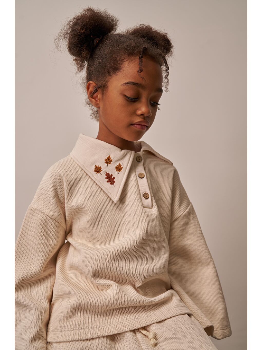 Bej Sonbahar Yaprak İşlemeli Çocuk Triko Takımı-6