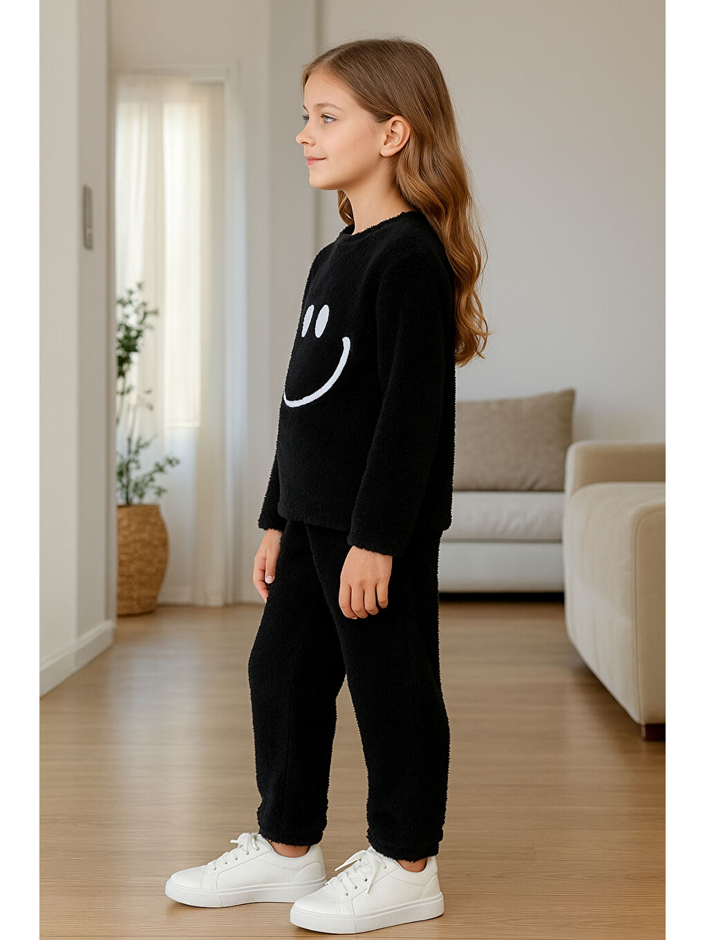 Siyah Kız - Erkek Çocuk Gülen Yüz Nakışlı Kışlık Pelüş Takım Ak4006-1