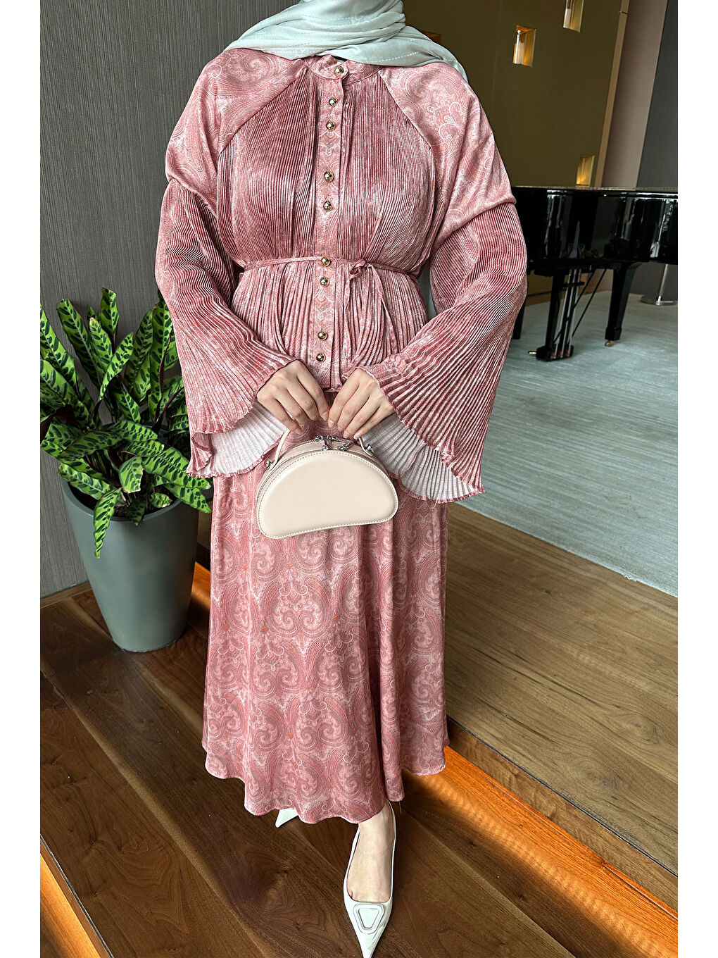 Pembe Kadın Freddy Desenli Piliseli Etekli Takım Pudra-2