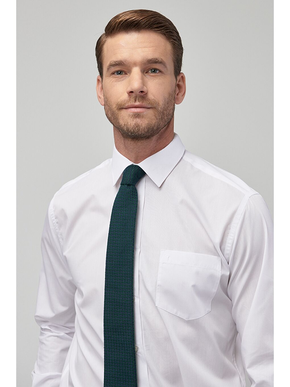 Erkek Beyaz Regular Fit Geniş Kesim Klasik Yaka Pamuklu Basic Cepli Gömlek-4