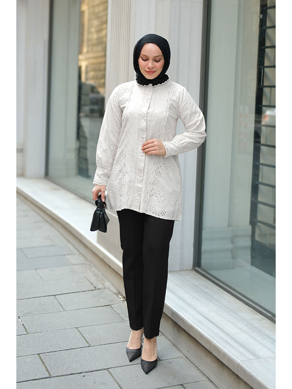 Kadın Önü Güpür Detaylı Oversize Gömlek Beyaz-3