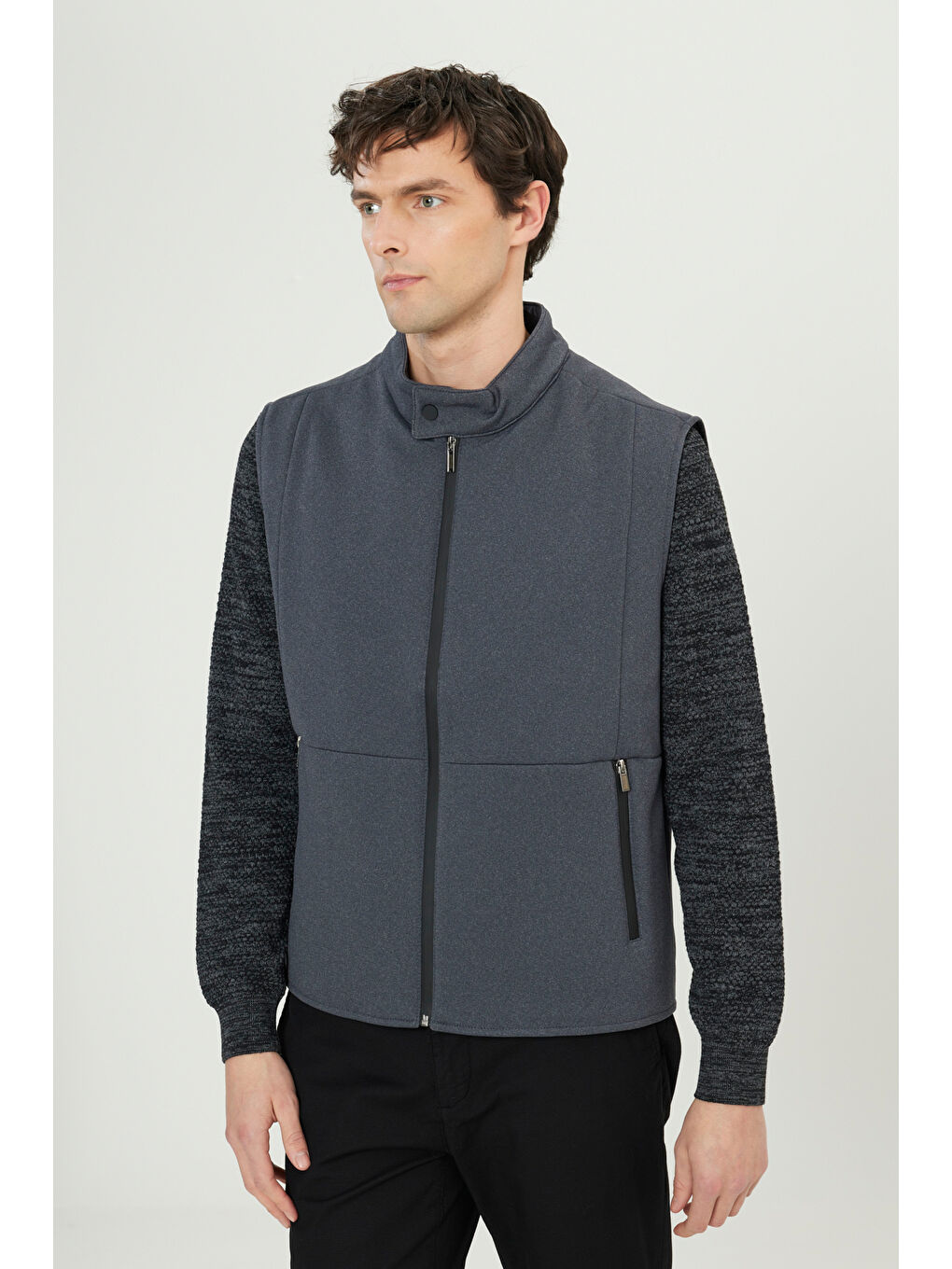 Erkek Antrasit Standart Fit Normal Kesim Dik Yaka Yelek