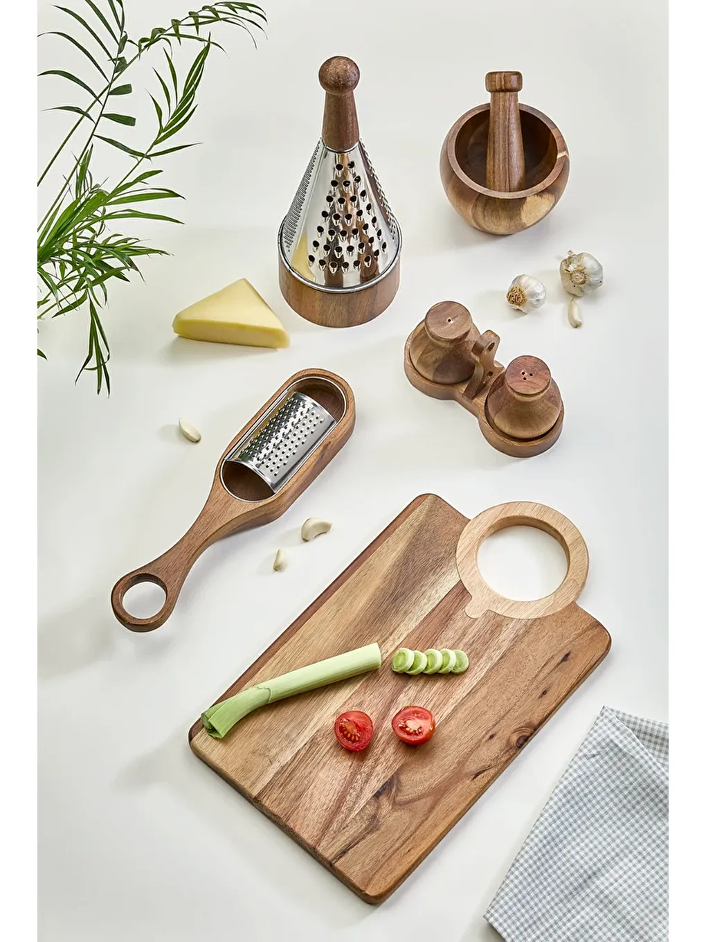 Karışık 5 Parça Akasya Ahşap Set - Dik Rende, Havan, Sarımsak Rendesi, Kesme Tahtası ve Tuzluk Biberlik-2