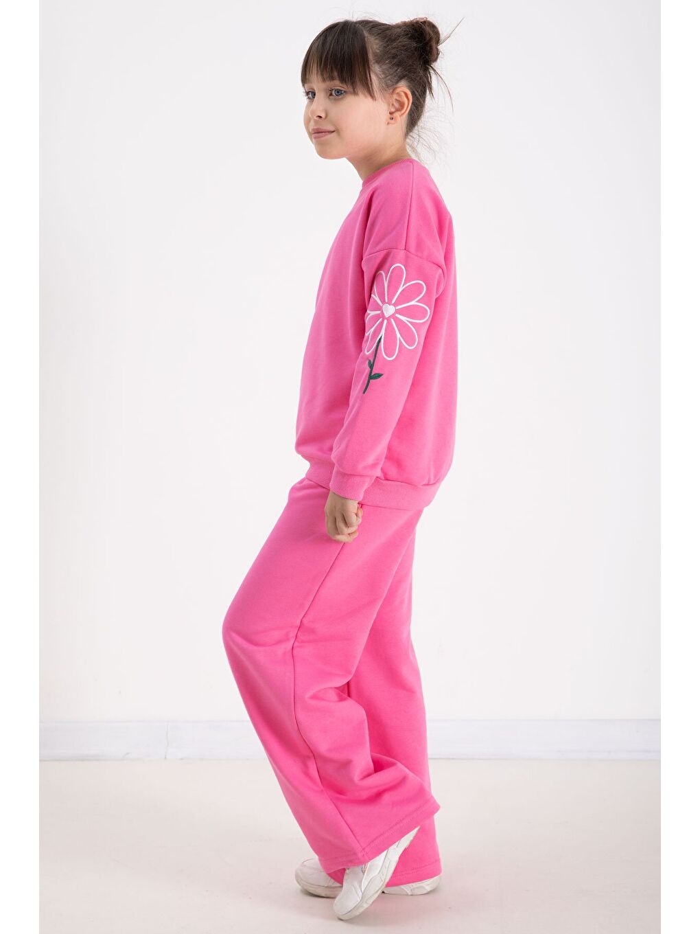 Pembe Kolları Papatya Nakışlı Bisiklet Yaka Kız Çocuk Eşofman Takımı 22743-2