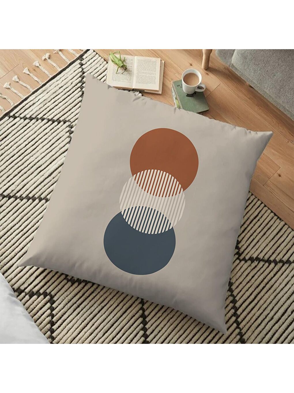 Karışık Dijital Baskılı 65x65 cm Yer Minderi Ve Bahçe Minderi