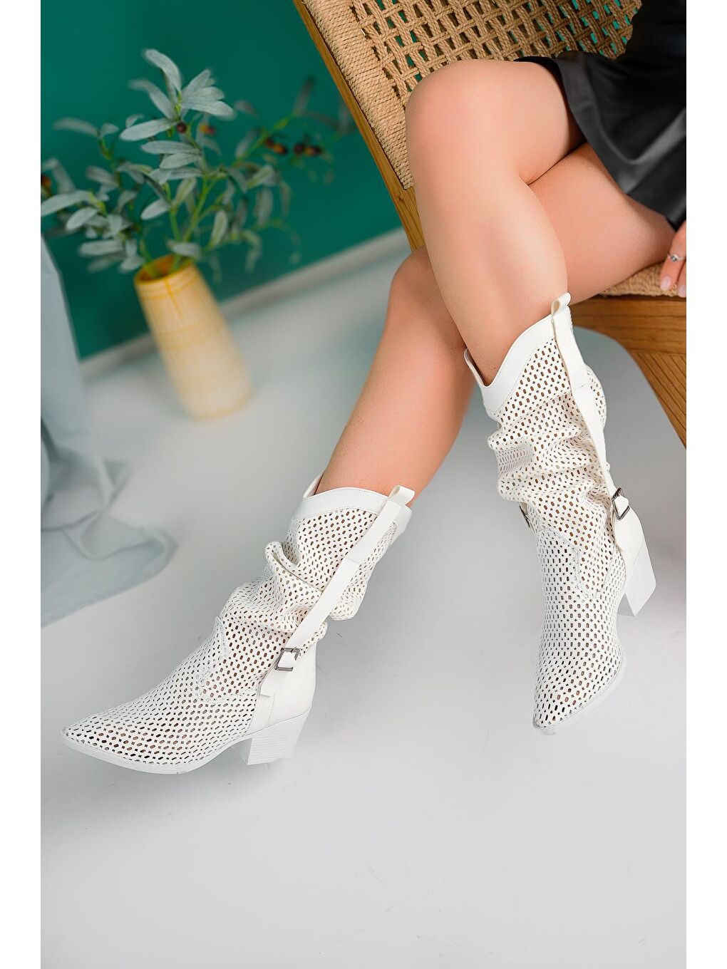 Beyaz FLORİDA Kadın Lazer Kesim Delikli Western Kovboy Yazlık Topuklu Festival Çizme-1