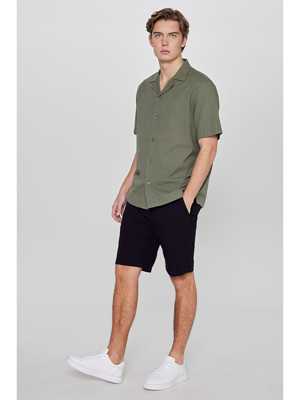 Siyah Beli Lastikli Şort