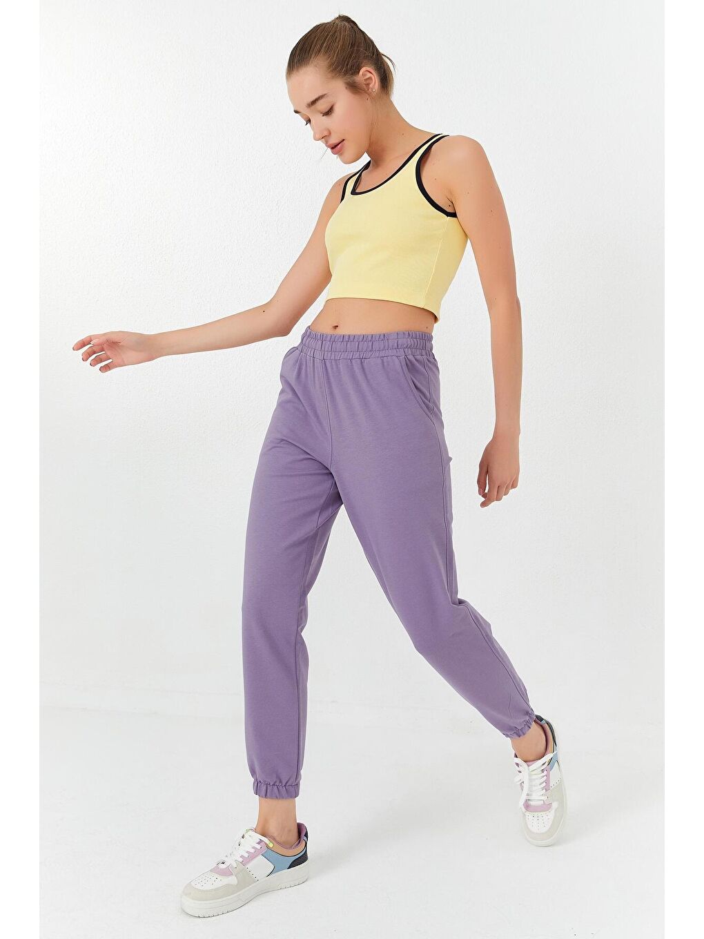 TOMMYLIFE Sarı Limon Basic Sıfır Kol Dar Kalıp U Yaka Kadın Crop Top Atlet - 97162 - 1