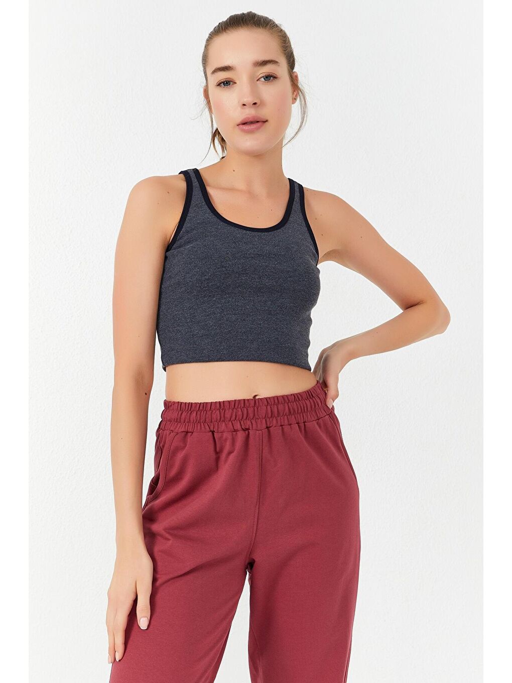 TOMMYLIFE Lacivert Melanj Basic Sıfır Kol Dar Kalıp U Yaka Kadın Crop Top Atlet - 97162