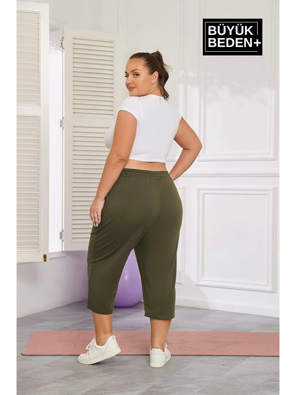 Haki Kadın Büyük Beden New York Baskılı Standart &Regular Kalıp Şort SPR25BSRK087-1