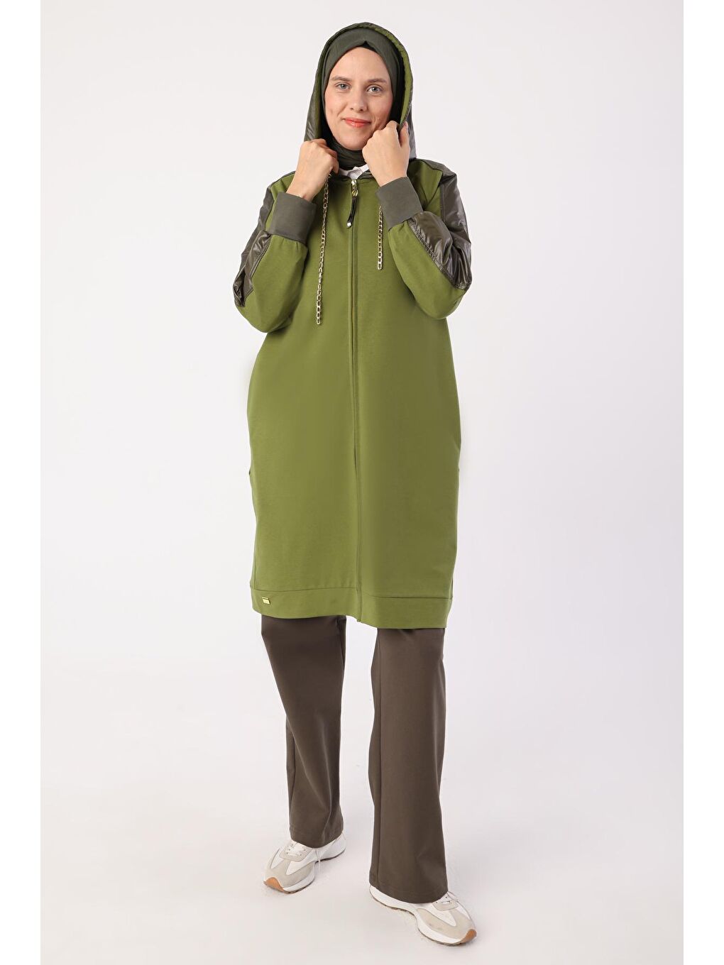 Haki Garnili Zincir Detaylı Sweat Hırka