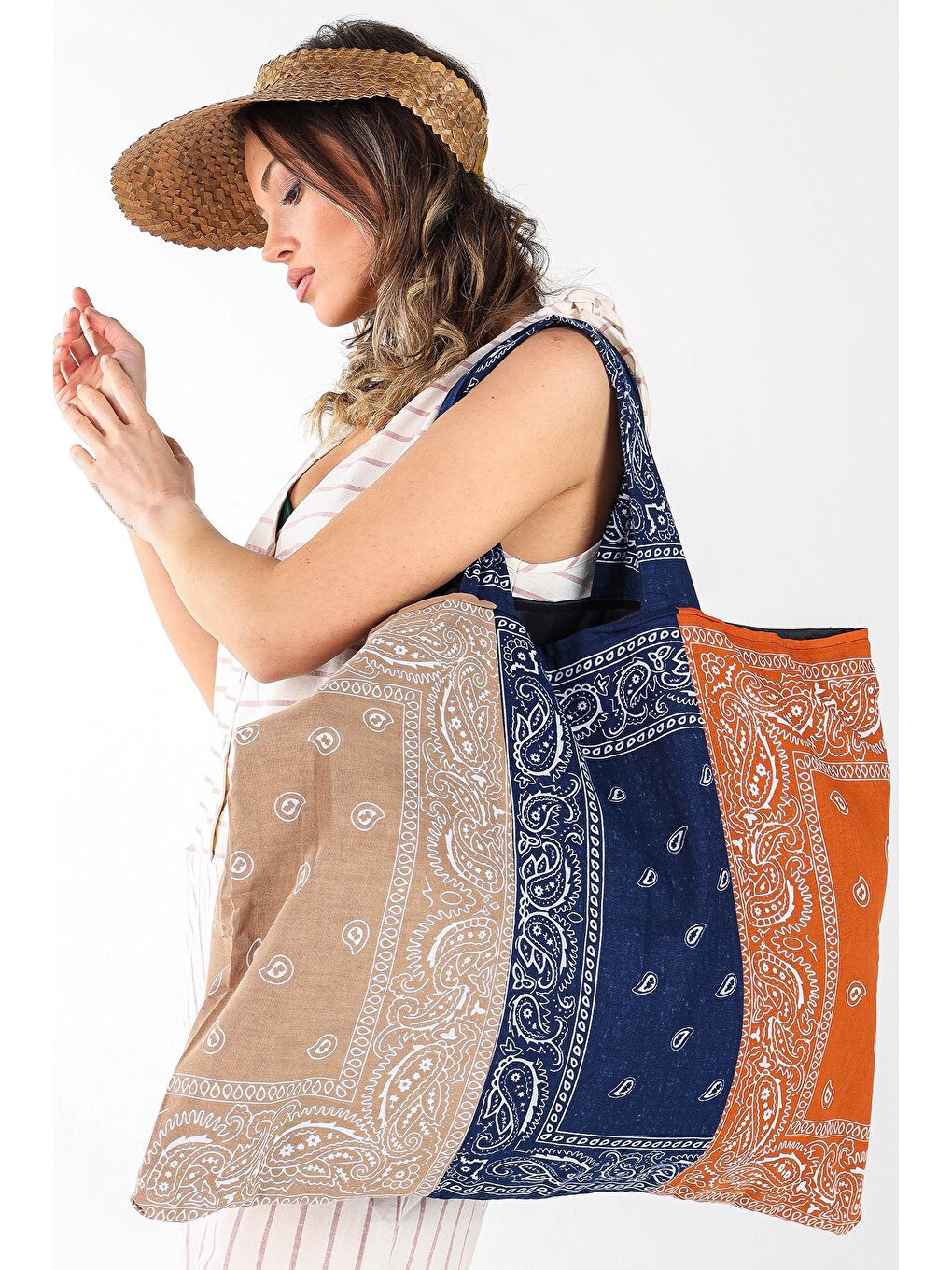 Kahverengi Bandana Desenli Plaj Çantası-1