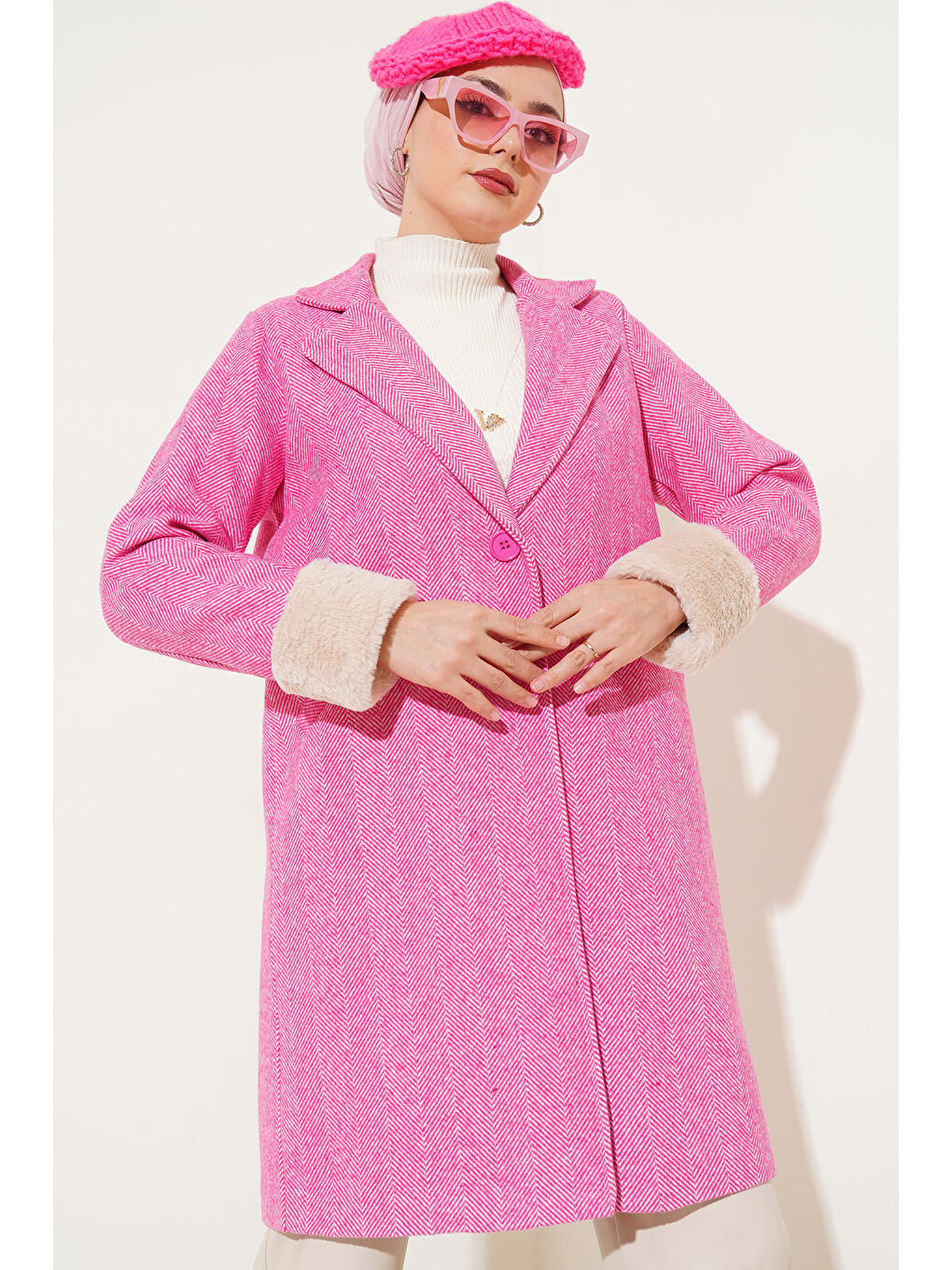 9145 Kadın Kolları Tüylü Balık Sırtı Kaşe Kaban - Fuşya