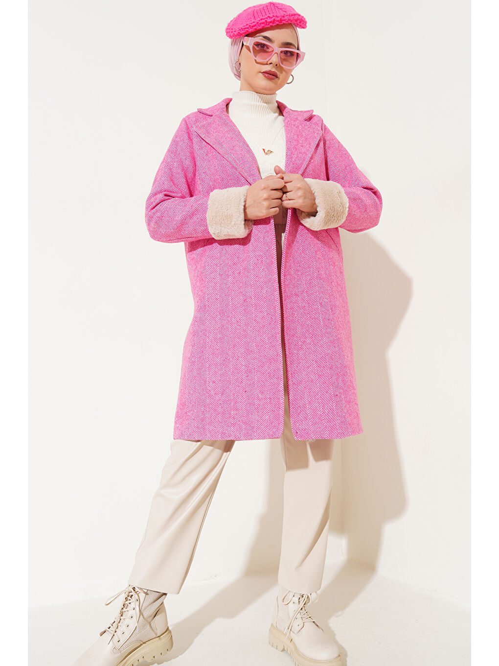 9145 Kadın Kolları Tüylü Balık Sırtı Kaşe Kaban - Fuşya-1