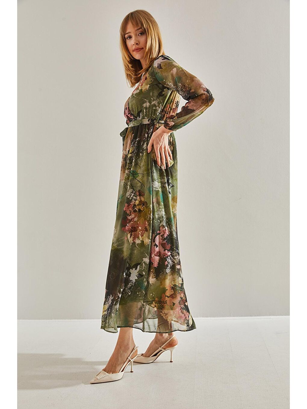 Yeşil Kadın Astarlı Beli Lastikli V Yaka Kruvaze Kuşaklı Şifon Elbise-1