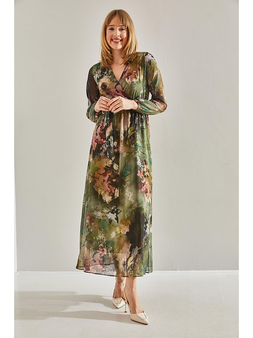 Yeşil Kadın Astarlı Beli Lastikli V Yaka Kruvaze Kuşaklı Şifon Elbise-3