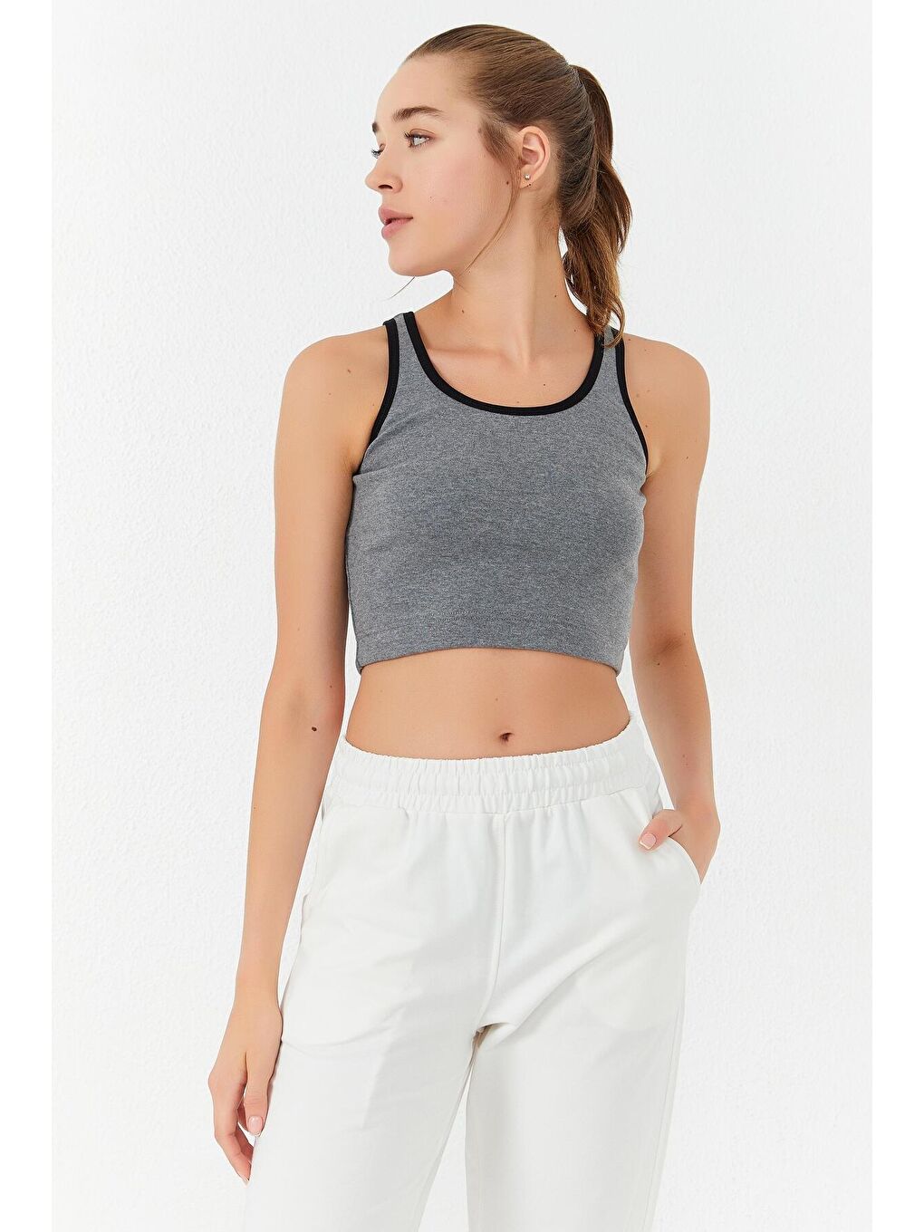 TOMMYLIFE Gri Melanj Basic Sıfır Kol Dar Kalıp U Yaka Kadın Crop Top Atlet - 97162