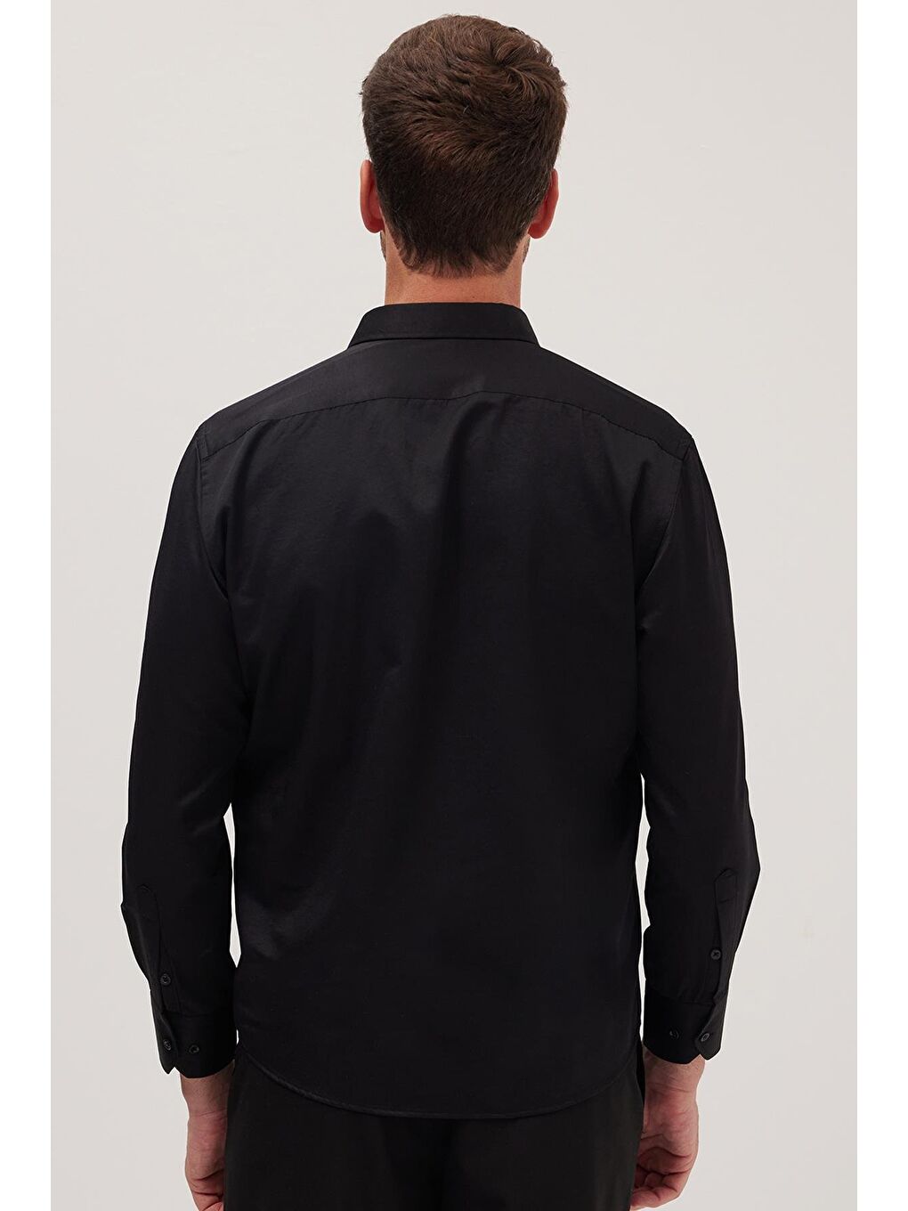 Erkek Regular Fit Klasik Kesim Pamuklu Düz Siyah Gömlek-6
