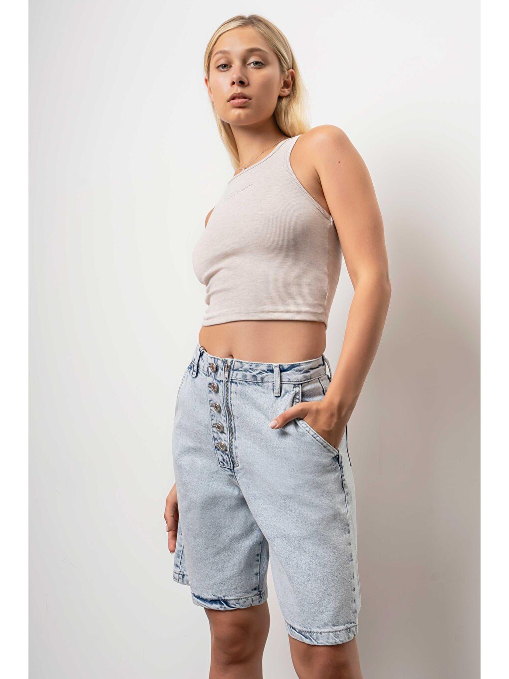 Mavi Kadın Snow jean Rengi Midi Boy Düğme Detaylı Denim Şort-3