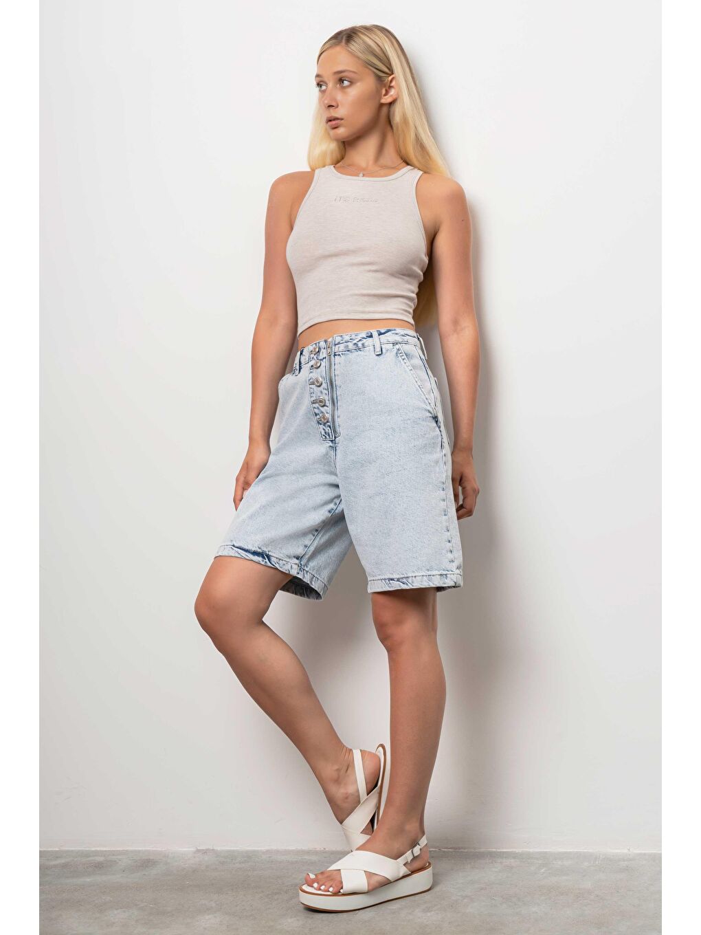 Mavi Kadın Snow jean Rengi Midi Boy Düğme Detaylı Denim Şort-4