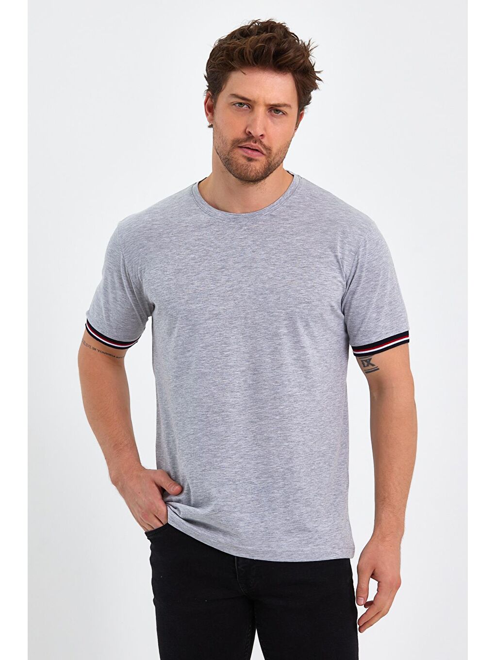 Gri Erkek Siyah Basic Kolları Şeritli %100 Pamuk Bisiklet Yaka Regular Fit Tişört-1