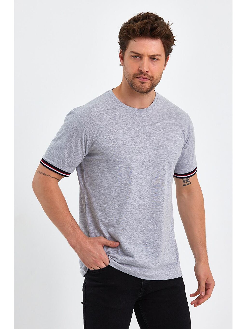 Gri Erkek Siyah Basic Kolları Şeritli %100 Pamuk Bisiklet Yaka Regular Fit Tişört-2