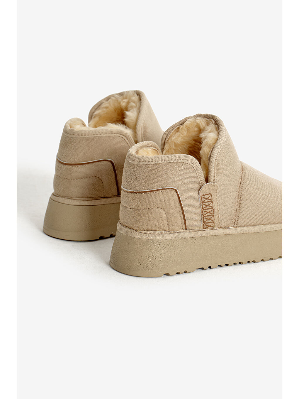 Kadın Bej Kalın Poli Taban Süet Görünümlü İçi Kürklü Günlük Kısa Bot-3