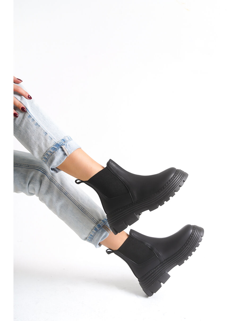 Kadın Siyah Kalın EVA Taban Lastikli Bot-1