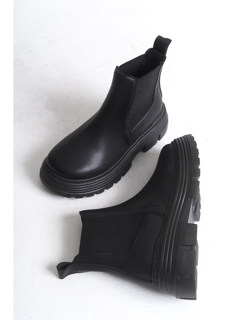 Kadın Siyah Kalın EVA Taban Lastikli Bot-2