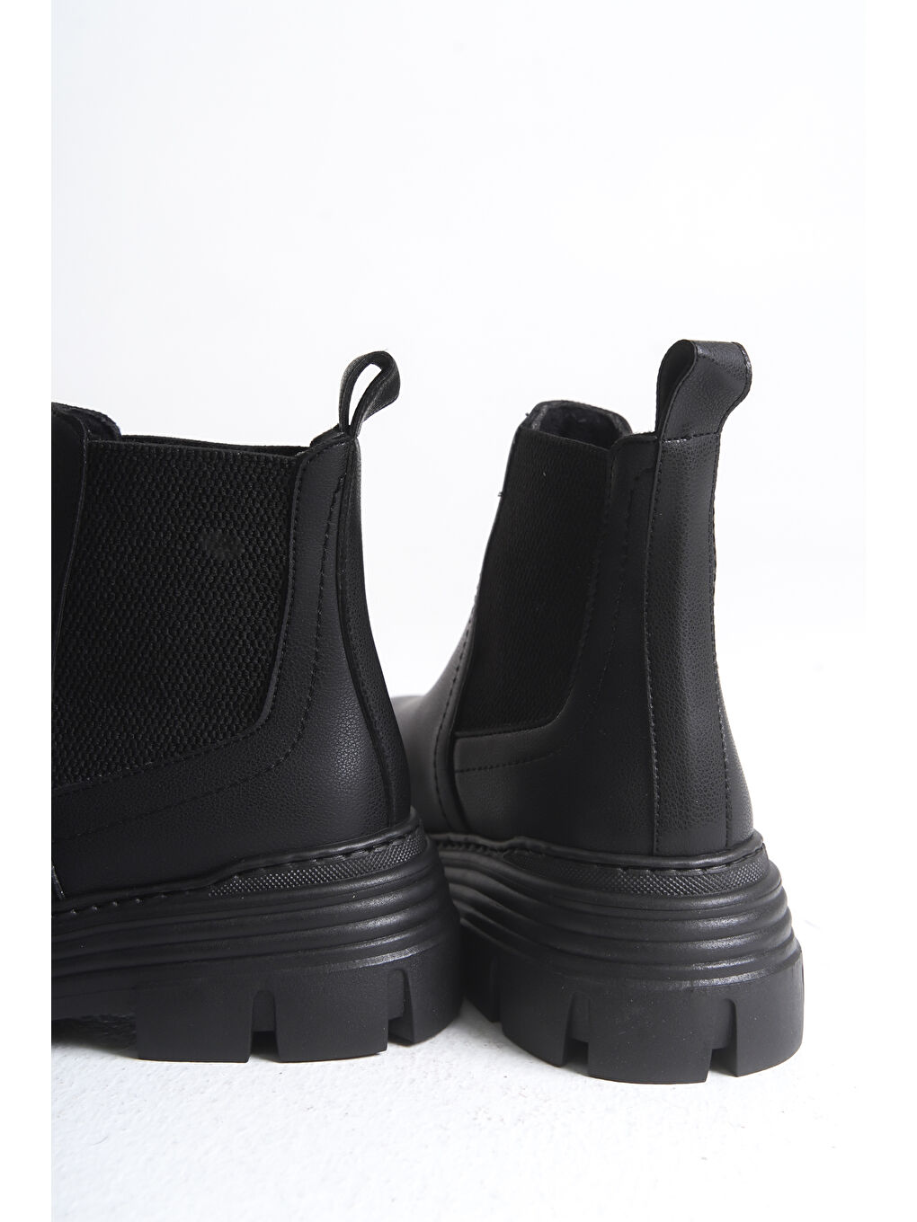 Kadın Siyah Kalın EVA Taban Lastikli Bot-4