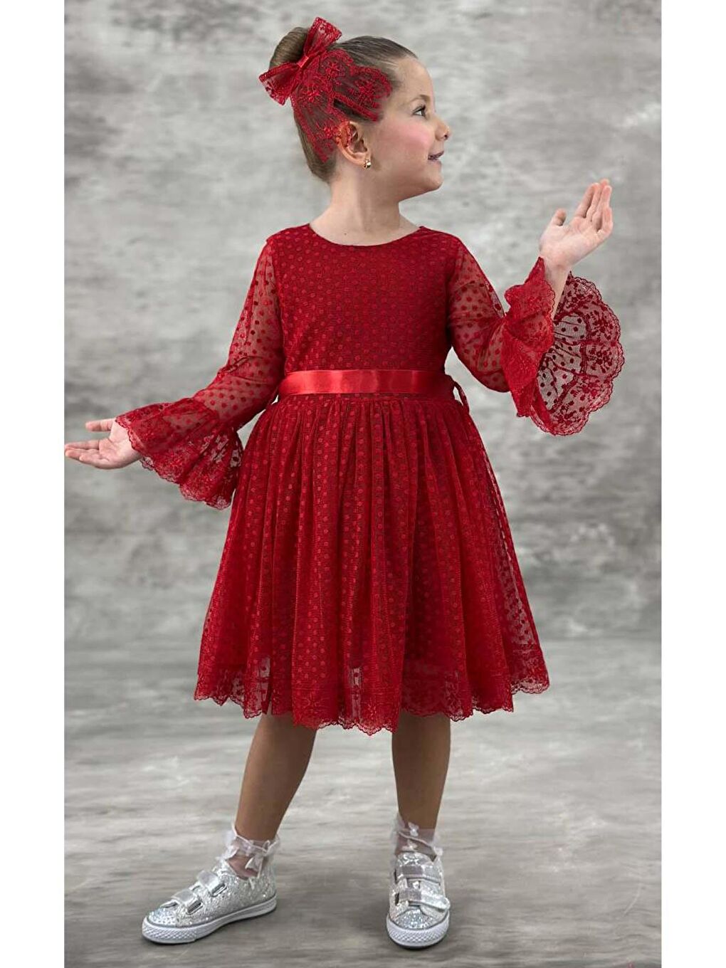 Kız Çocuk Üzeri Puantiye Detaylı Kolları Şeffaf Tüllü Prenses Kırmızı Elbise
