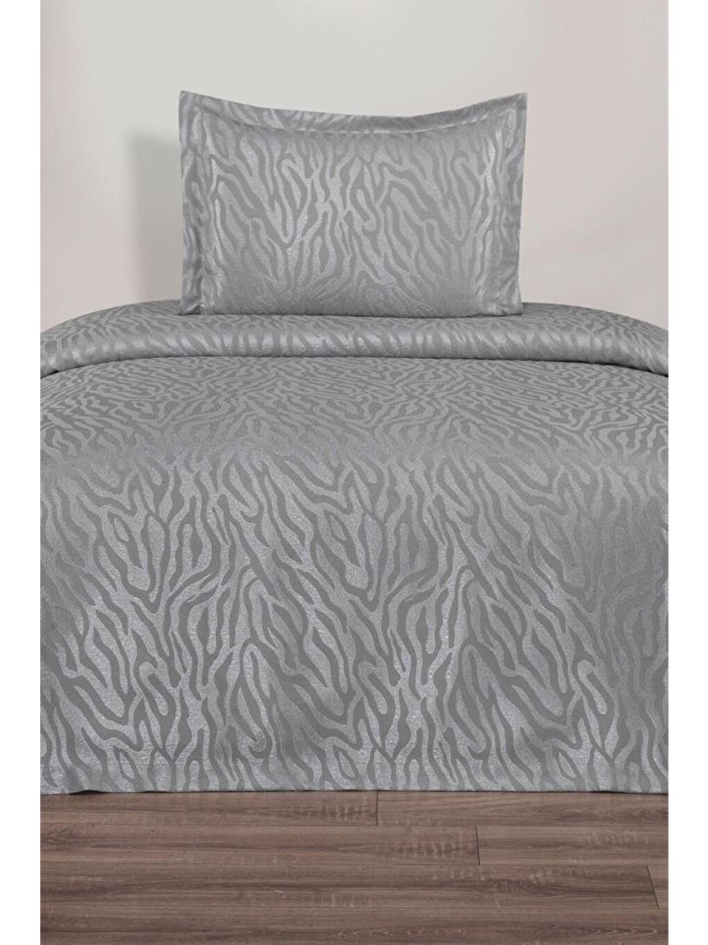Zebra Jakarlı Tek Kişilik Yatak Örtüsü Gri