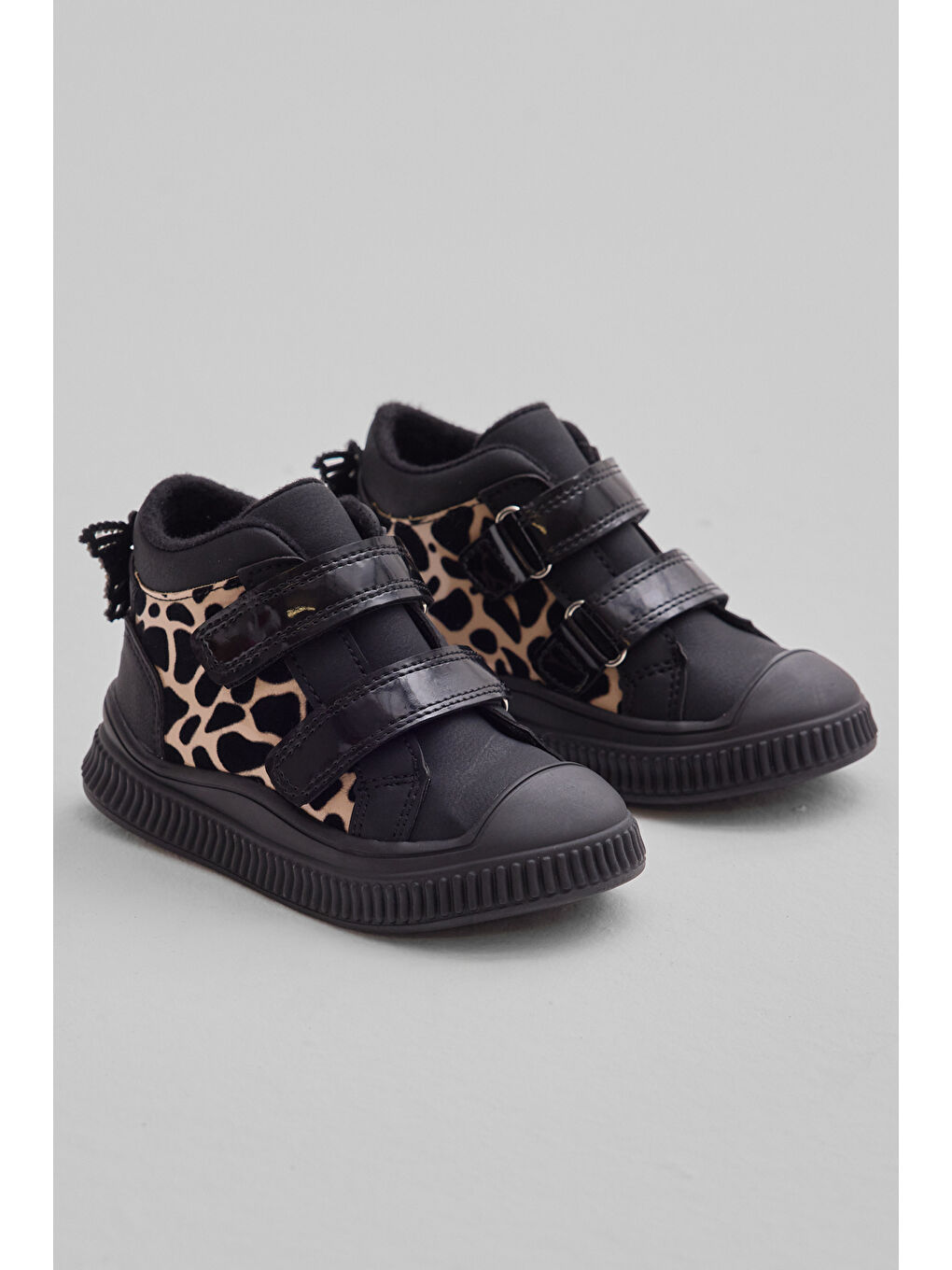 Çocuk Unisex Siyah Leopar Esnek Termo Taban Çift Cırtlı Şerit Desenli Spor Kısa Bot-2