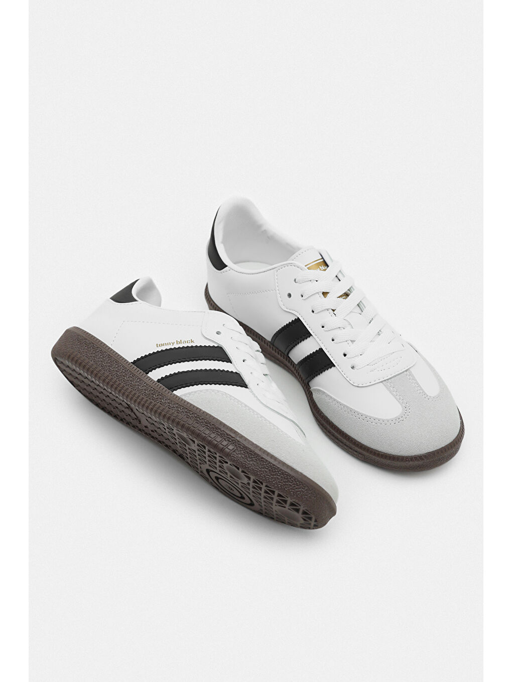 Kadın Beyaz Siyah Termo Taban Yanı Şeritli Bağcıklı Spor Ayakkabı-1