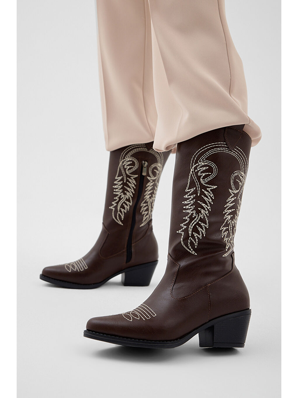 Kahverengi Kadın Kahve Termo Taban Nakış İşlemeli Fermuarlı Topuklu Western Kovboy Bot-1