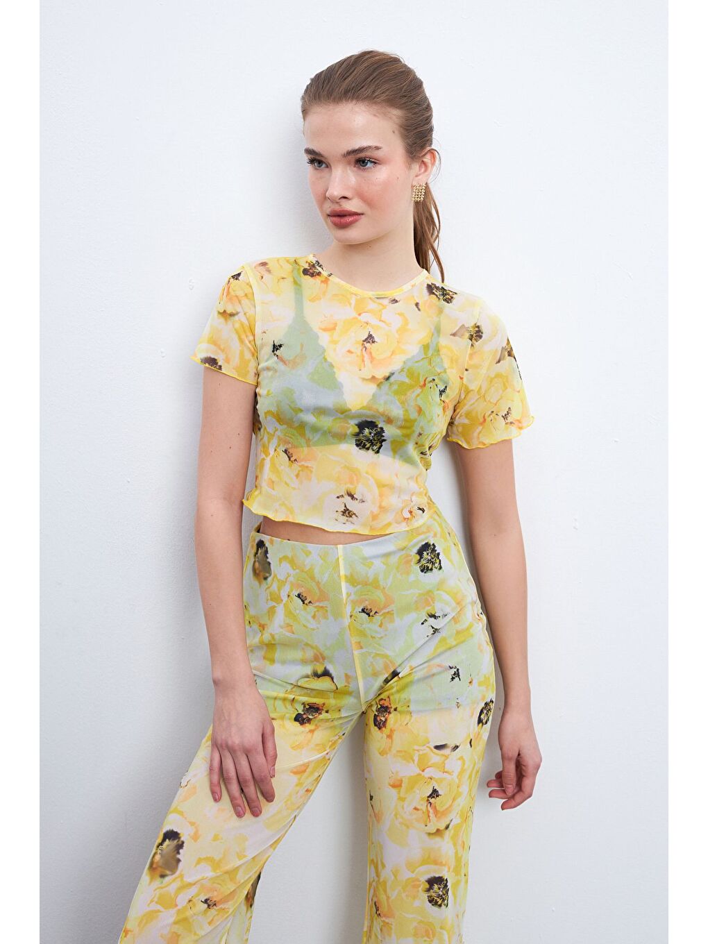 Sarı Rose Desen Astarlı Kolsuz Tül Bluz-3