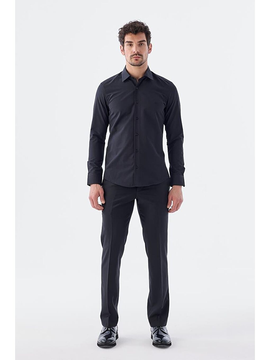 Siyah Slim Fit İtalyan Yaka Uzun Kol Klasik Kravatlık Pamuklu Gömlek-1