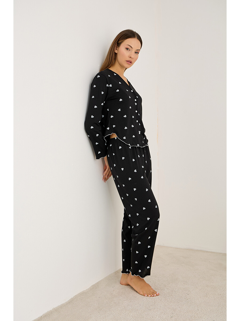 Siyah Beyaz Kalp Desenli Uzun Kollu Düğmeli Pijama Takım 7936-2