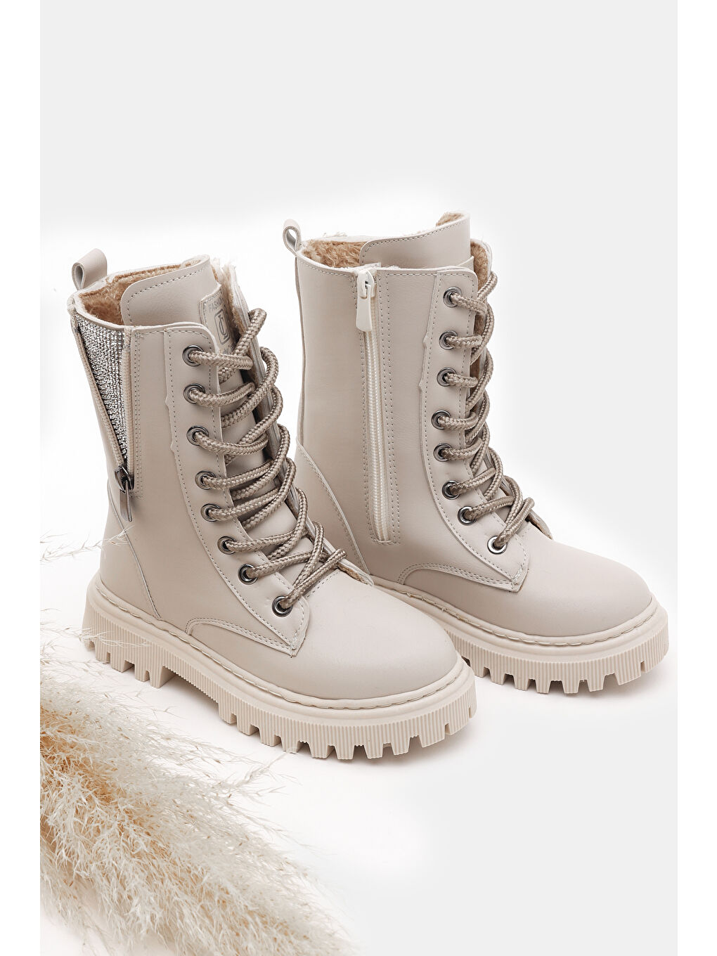 Kız Çocuk Bej Cilt Termo Taban Yanı Fermuarlı Taş Detaylı Bağcıklı ve Fermuarlı Bot-2