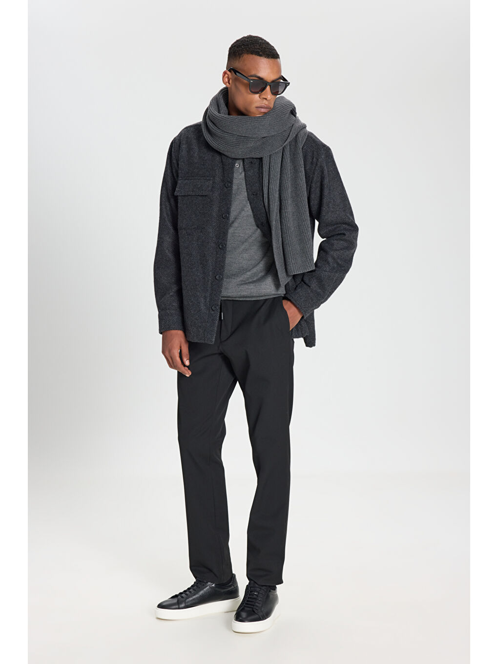 Erkek Antrasit Oversize Fit Geniş Kesim Gizli Düğme Yaka Yünlü Gömlek-1