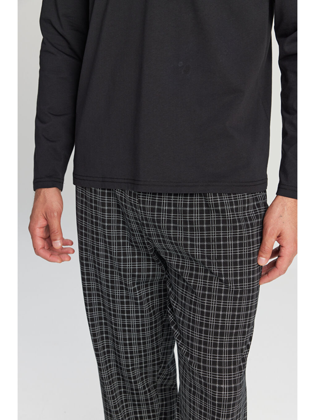 Erkek Siyah %100 Pamuk Standart Fit Hakim Yaka Desenli Cepli Pijama Takımı-3