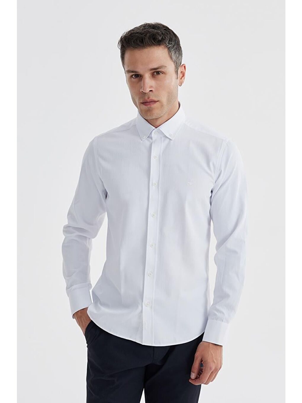 Beyaz Slim Fit Desenli Pamuklu Düğmeli Yaka Gömlek-1