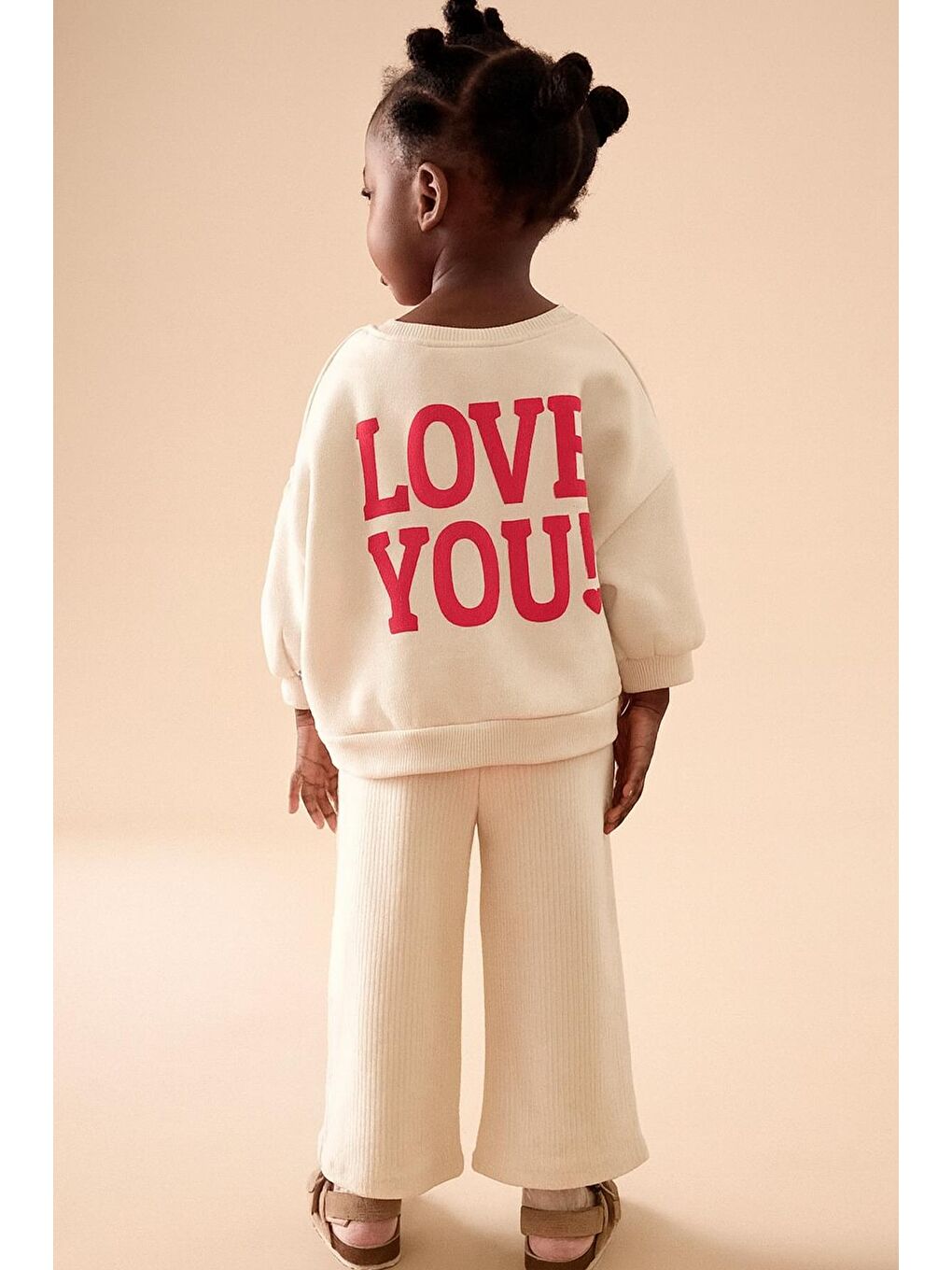 Bej Kız Çocuk Kalp Baskılı 3 İplik Pamuklu Kumaş Alt Üst Takım-1