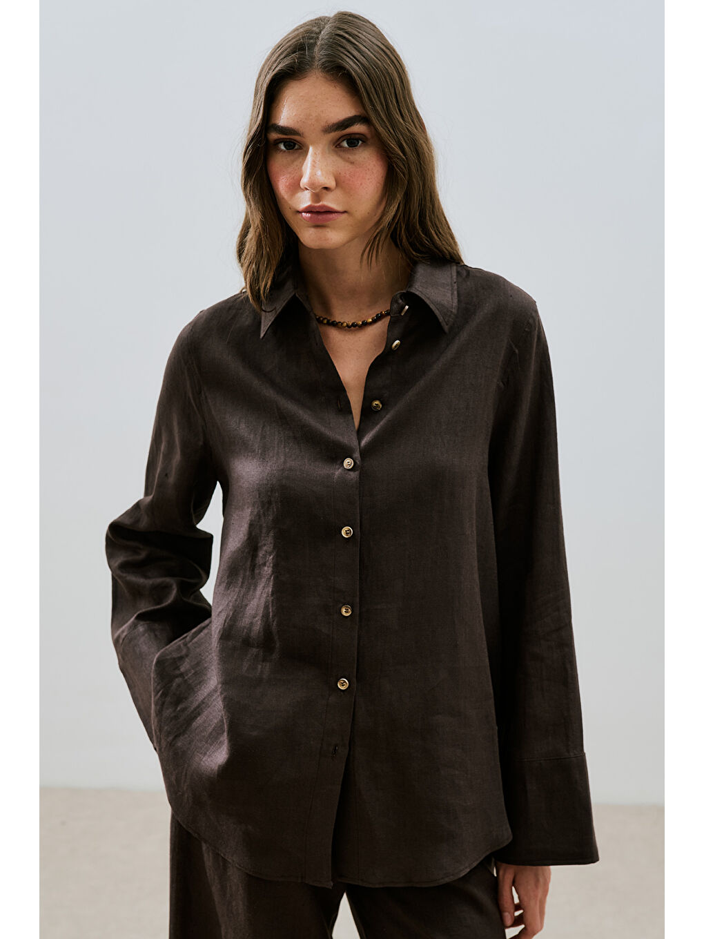 Kahverengi Keten Geniş Manşetli Gömlek Acı Kahve-1