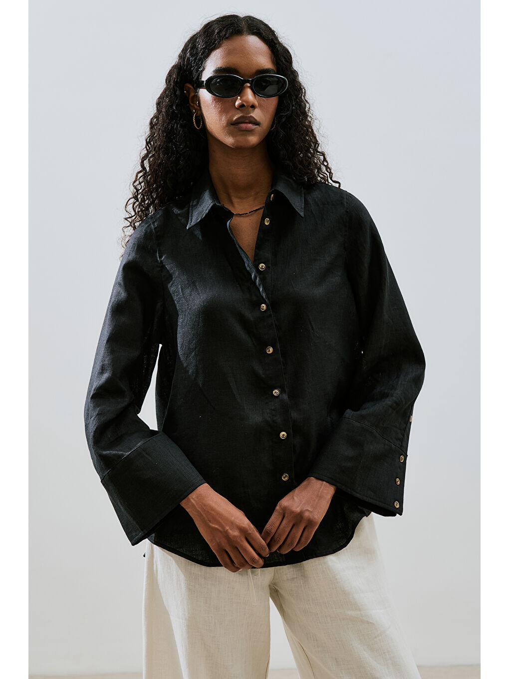 Keten Geniş Manşetli Gömlek Siyah